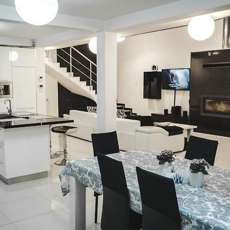 Villa Vila Carolina Apulum Alba Iulia Exterior foto