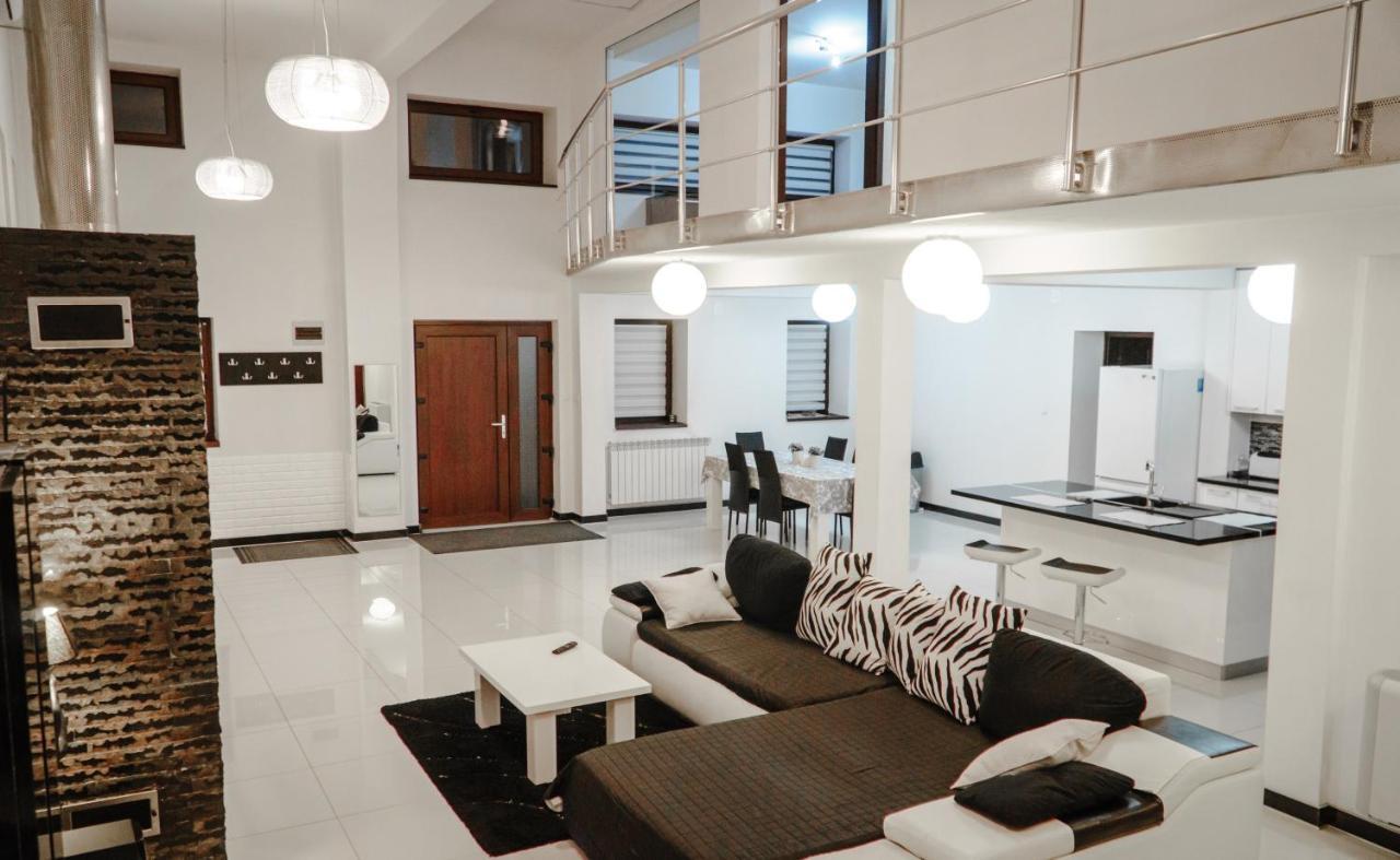 Villa Vila Carolina Apulum Alba Iulia Exterior foto